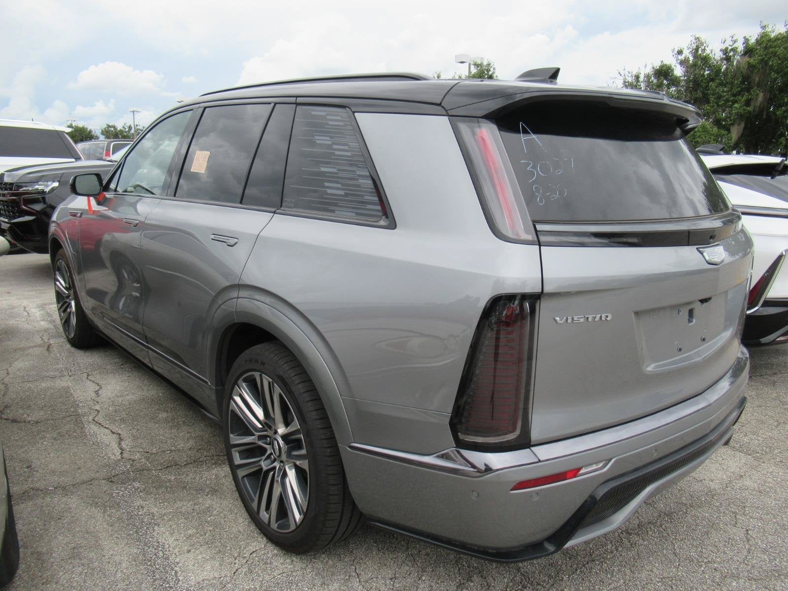 2026 Cadillac VISTIQ Platinum
