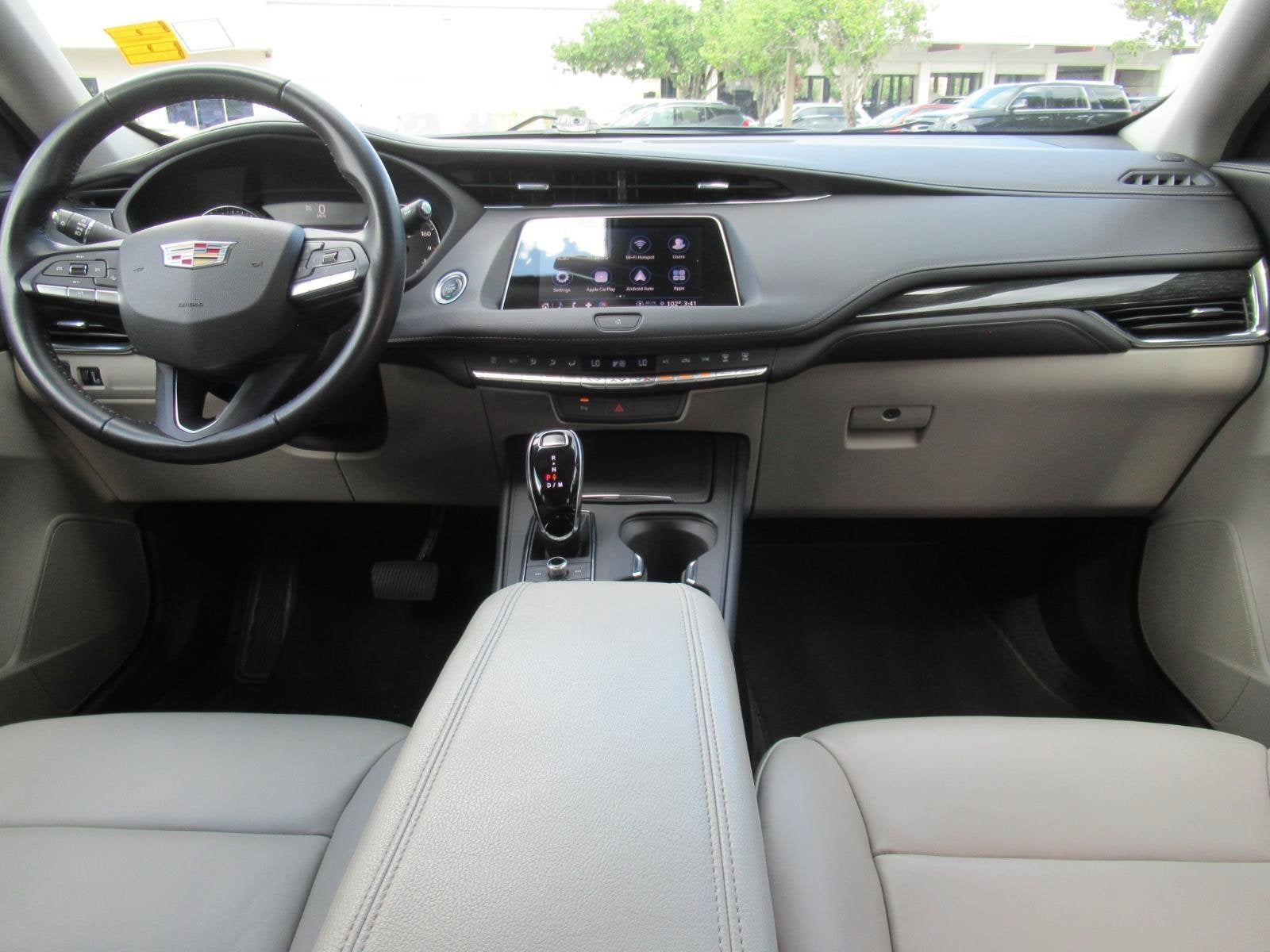 2022 Cadillac XT4 AWD Premium Luxury