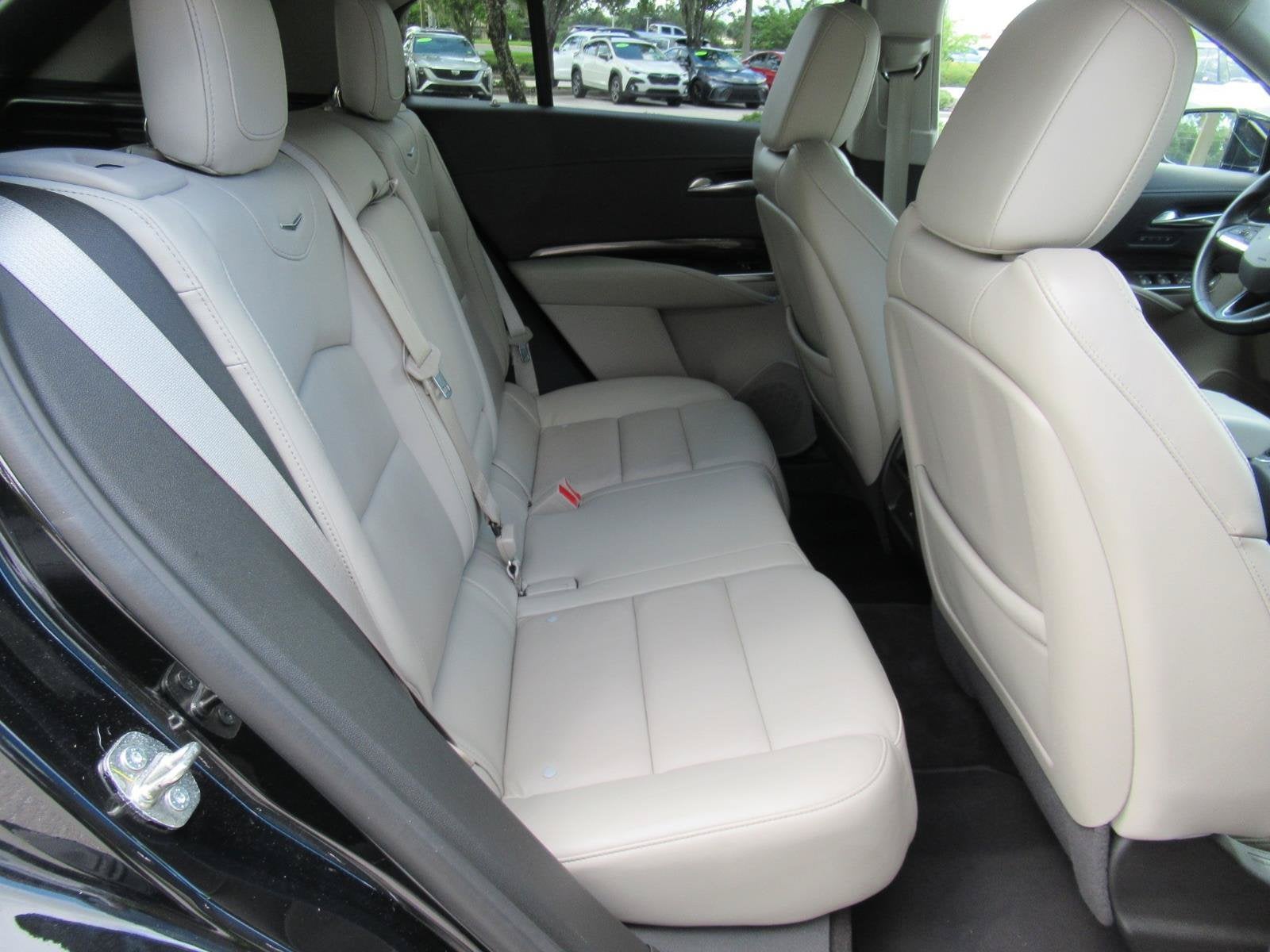 2022 Cadillac XT4 AWD Premium Luxury