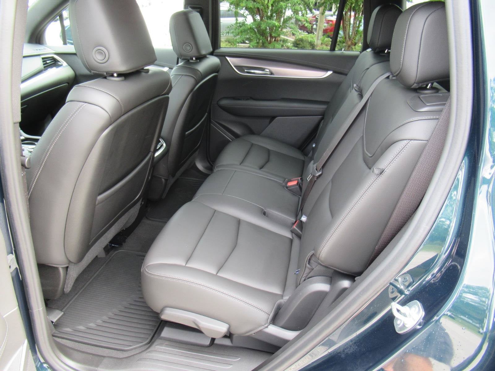 2025 Cadillac XT6 Luxury