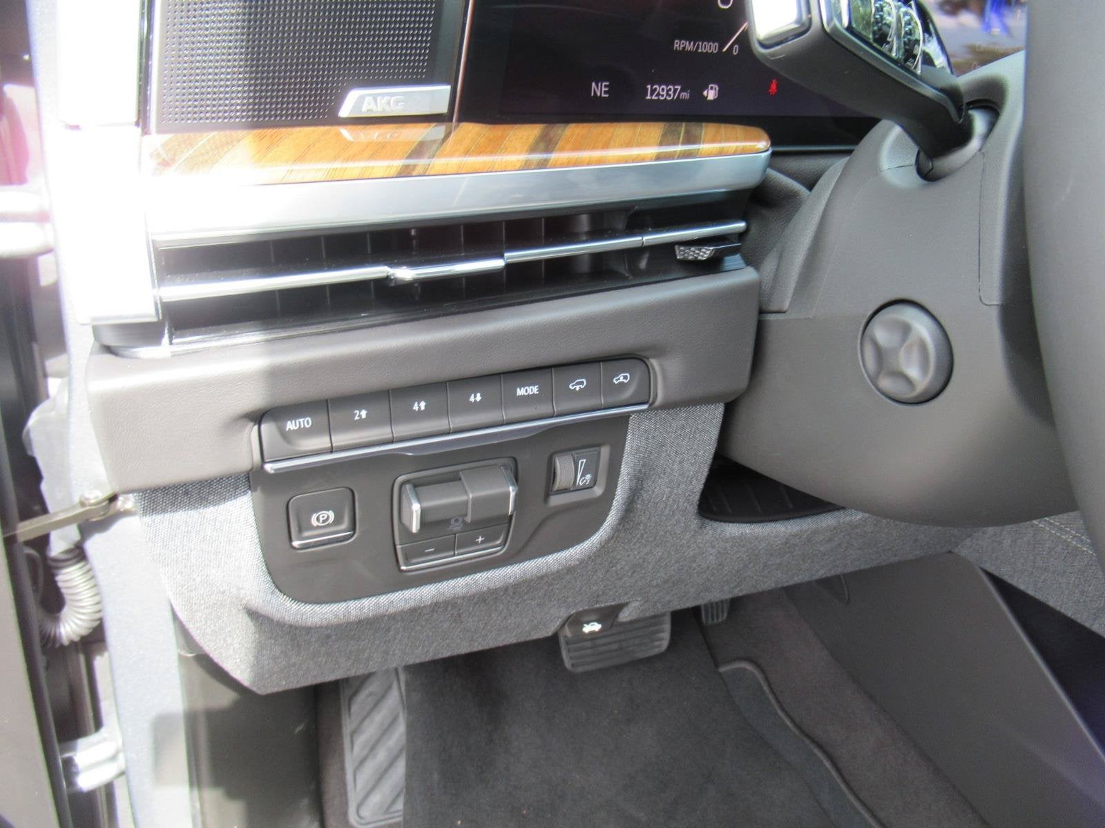 2026 Cadillac Escalade ESV Platinum Sport