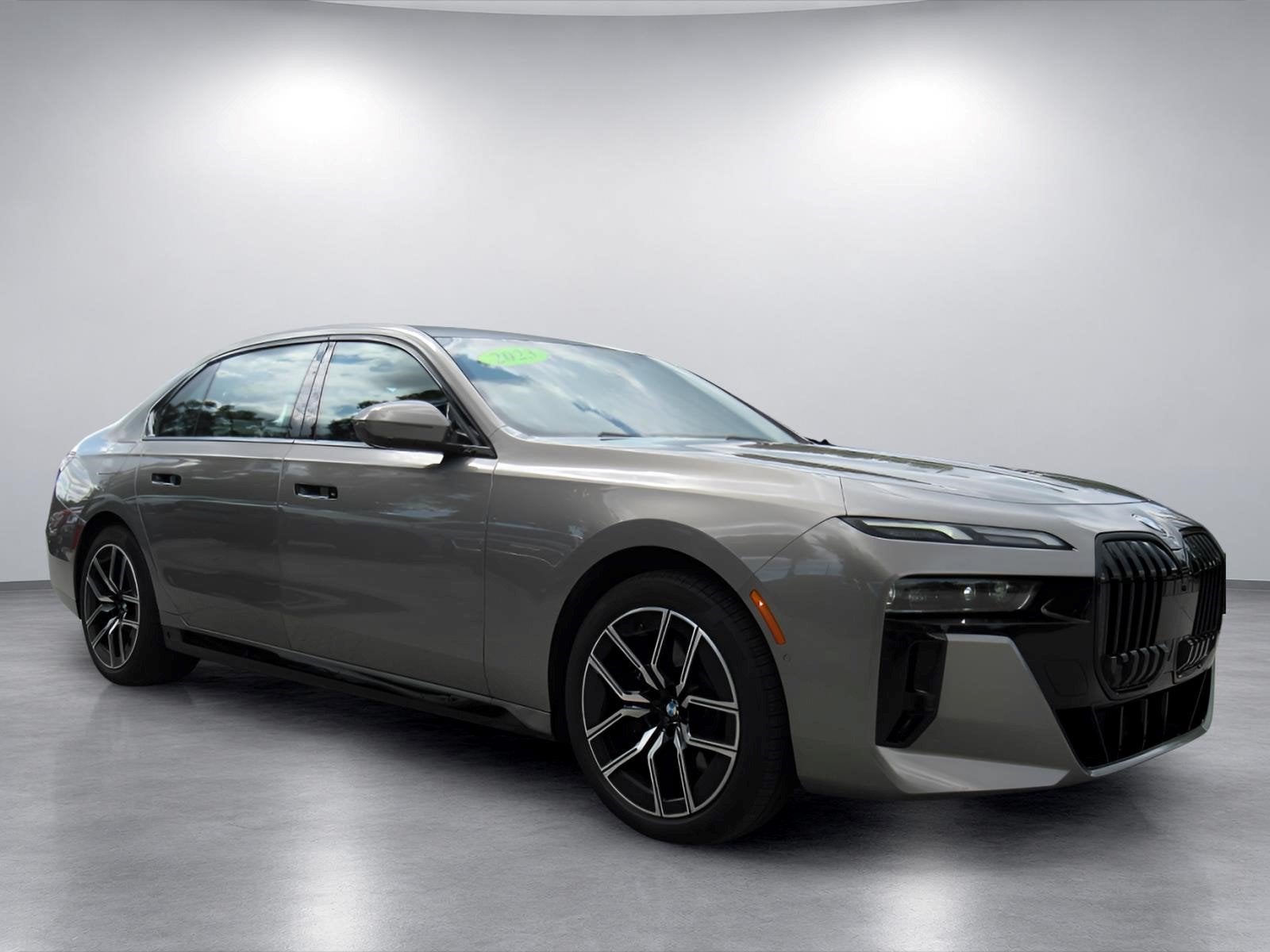 2023 BMW 7 Series 740i