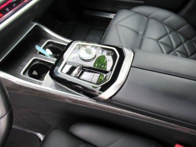 2023 BMW 7 Series 740i