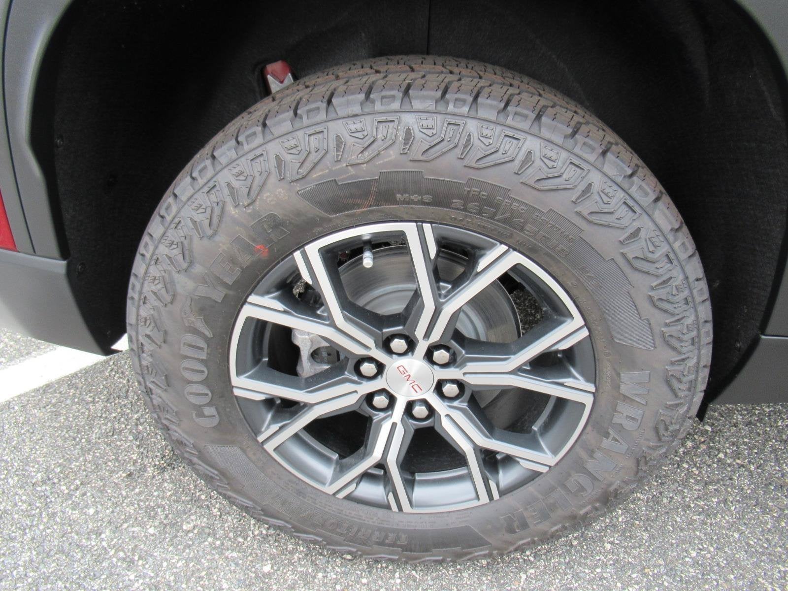 2027 GMC Acadia AT4