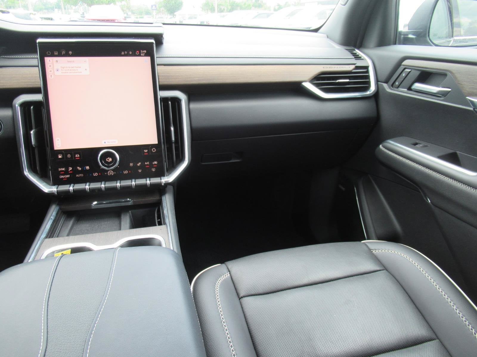 2025 GMC Acadia Denali