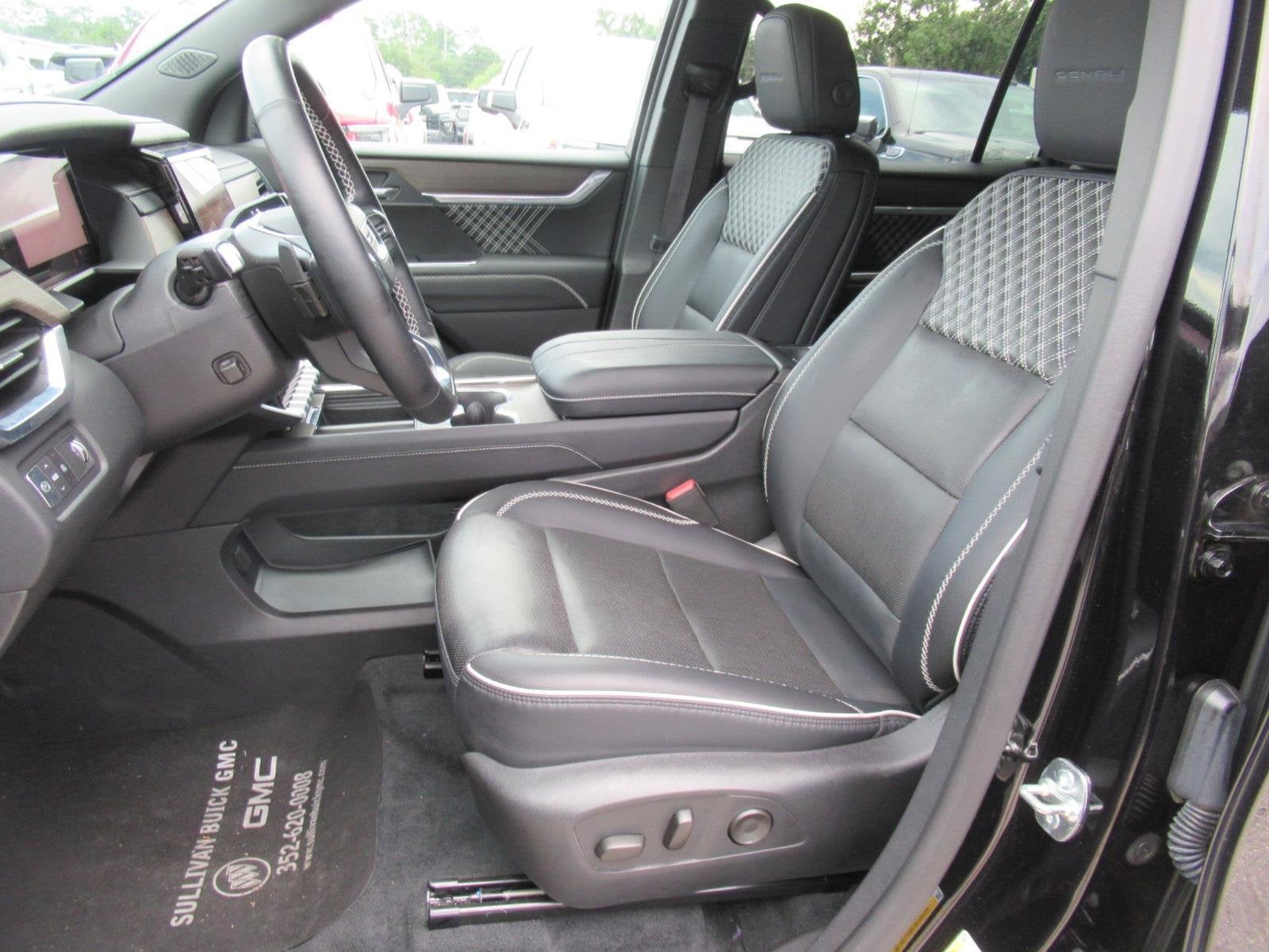 2025 GMC Acadia Denali