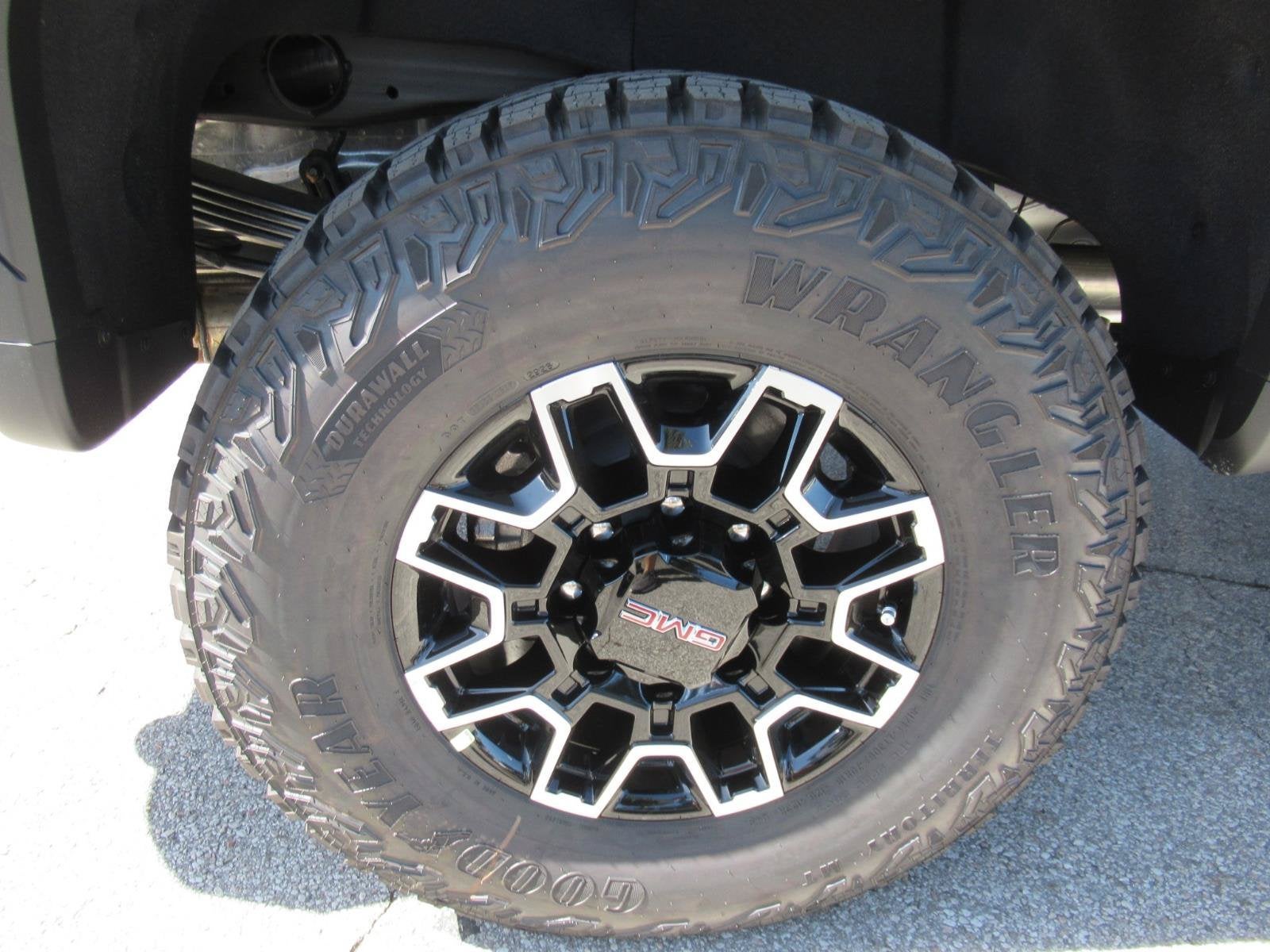 2026 GMC Sierra 2500HD AT4X - Photo 8