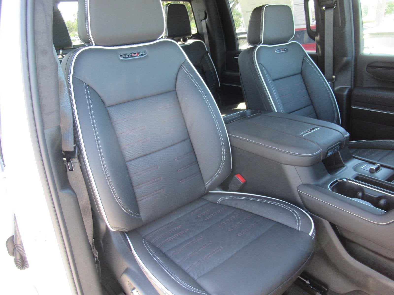 2026 GMC Sierra 2500HD AT4X - Photo 9