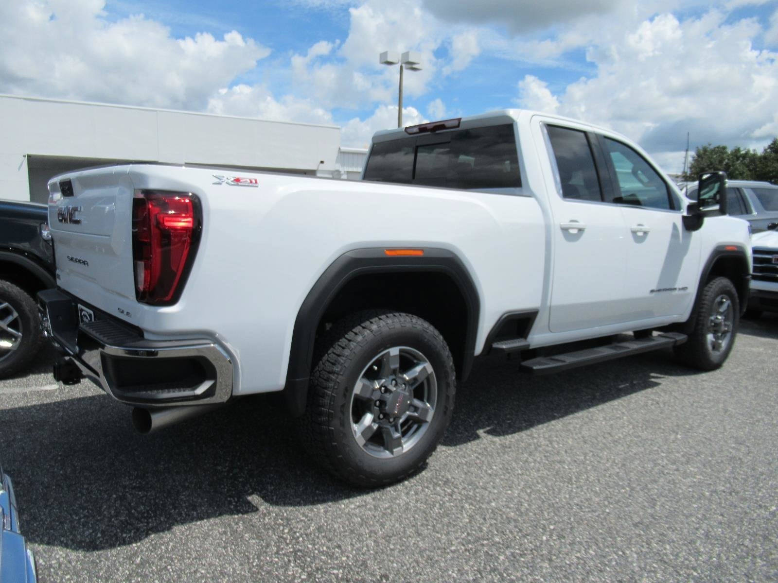 2026 GMC Sierra 2500 HD SLE