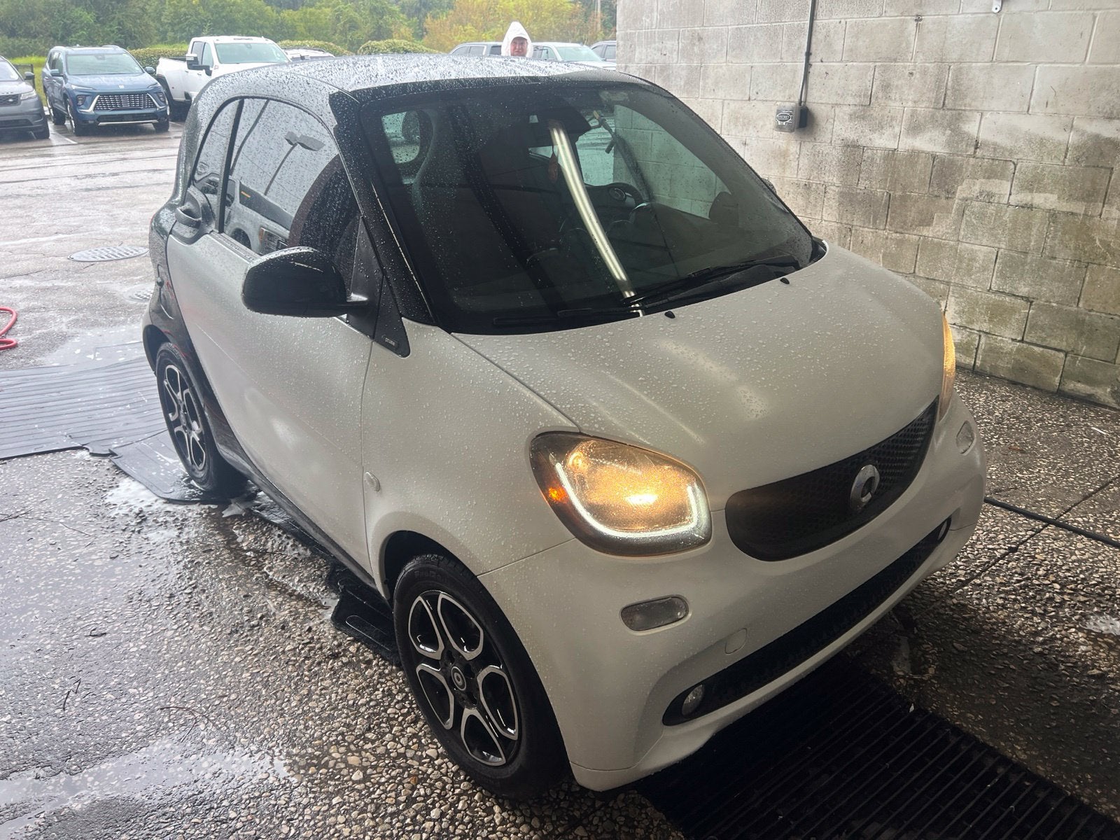 Used 2016 smart fortwo passion with VIN WMEFJ5DA6GK064132 for sale in Ocala, FL