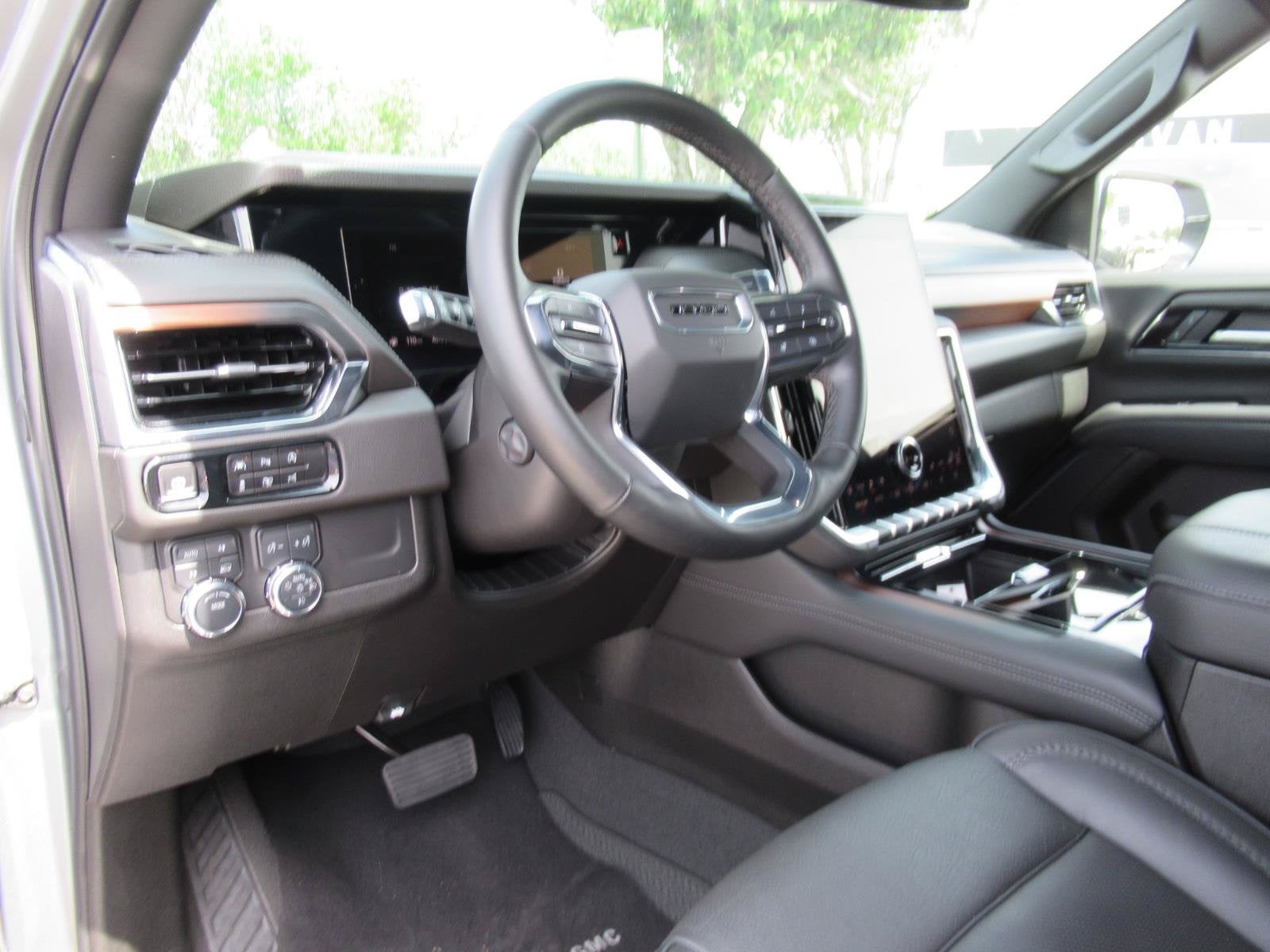 2025 GMC Yukon 4WD Denali
