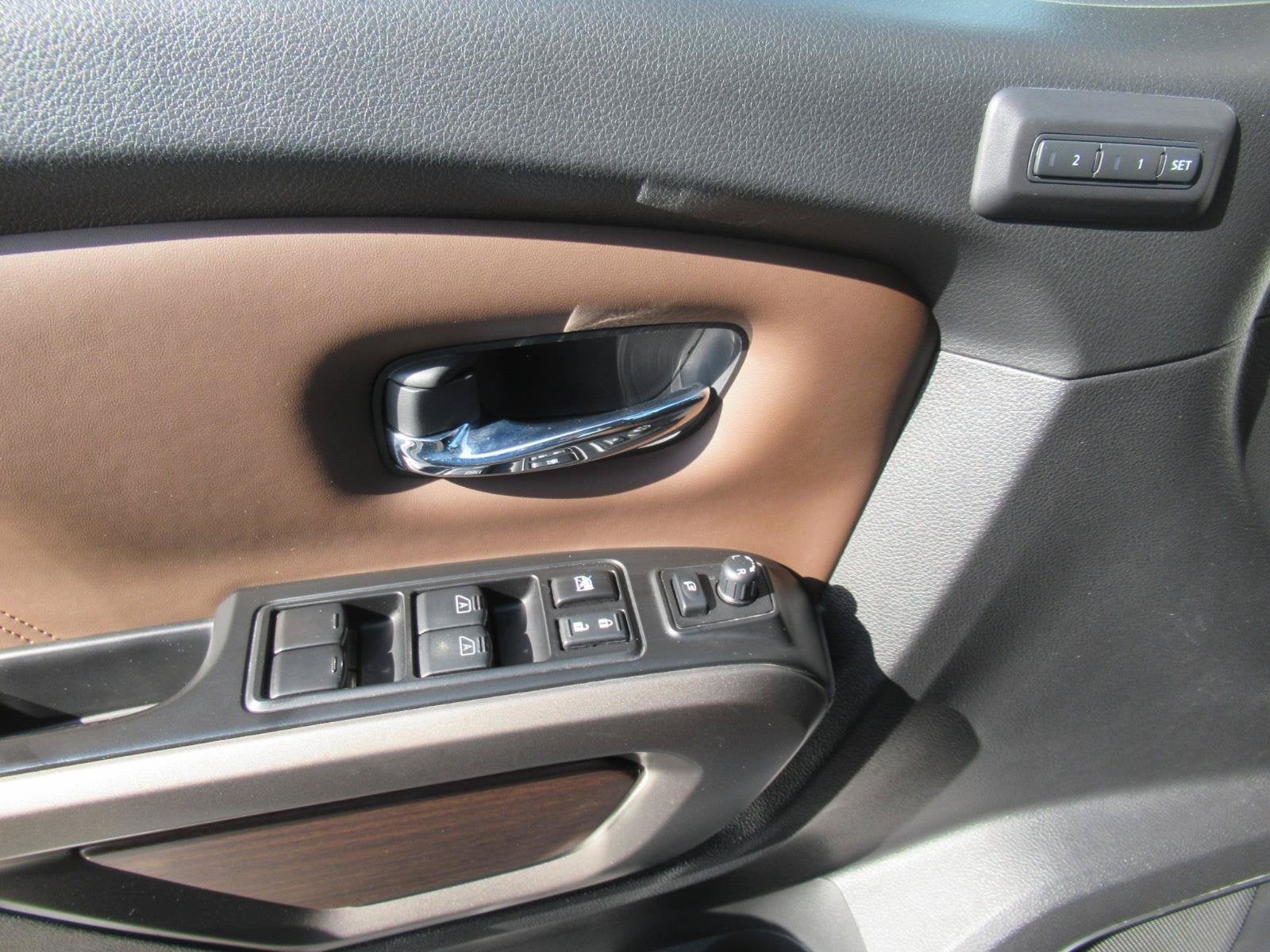 2023 Nissan Titan Crew Cab Platinum Reserve 4x4