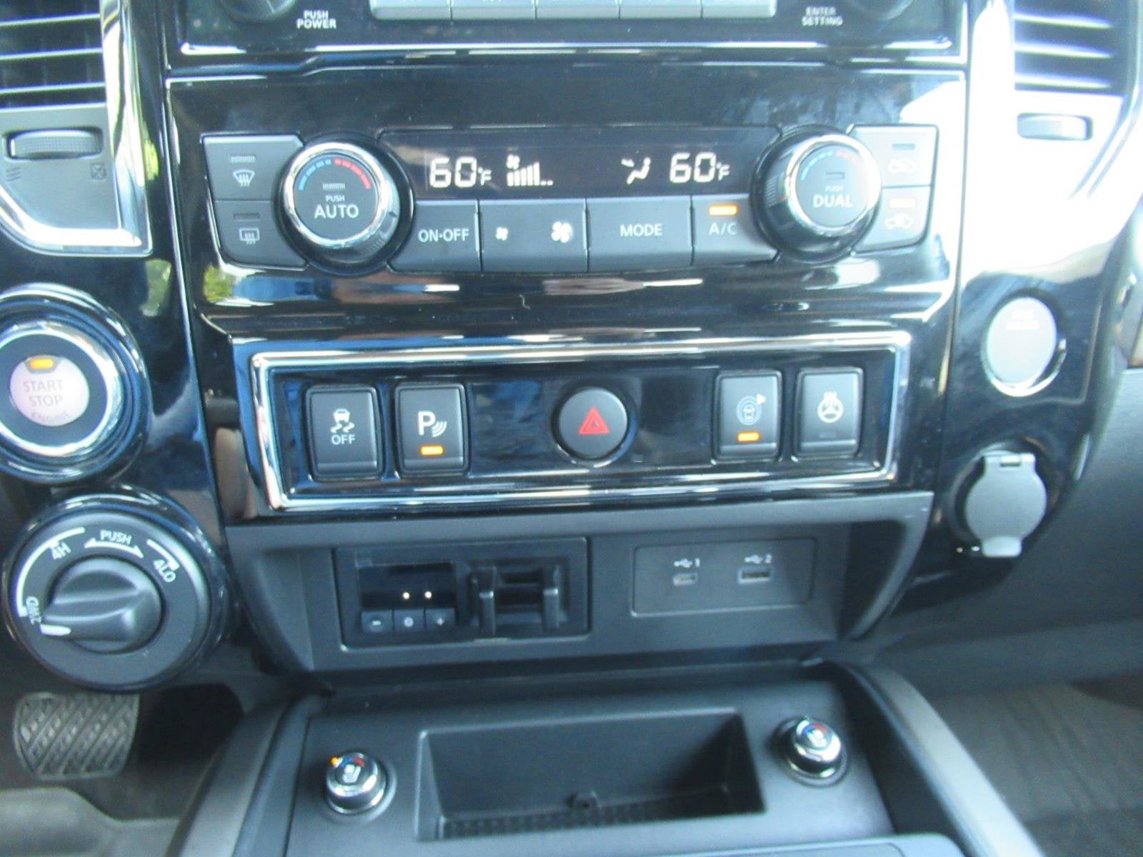 2023 Nissan Titan Crew Cab Platinum Reserve 4x4