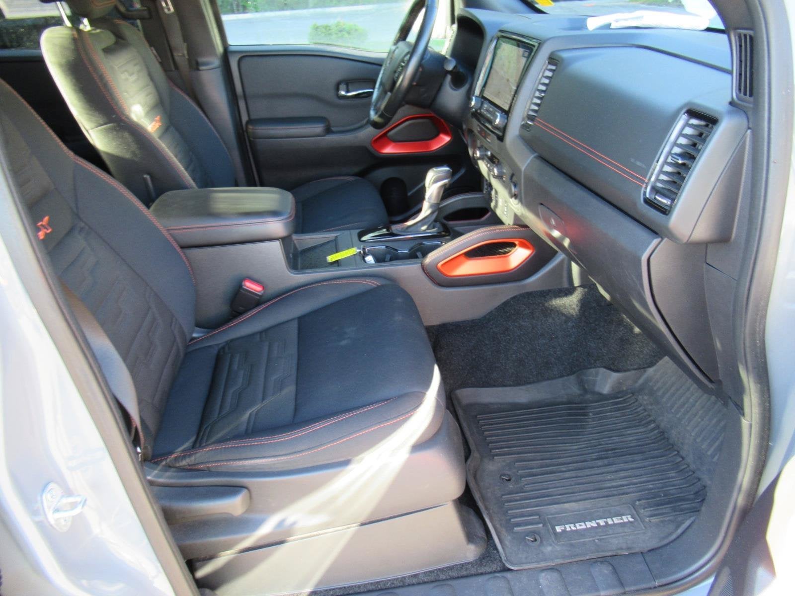 2024 Nissan Frontier Crew Cab PRO-X 4x2
