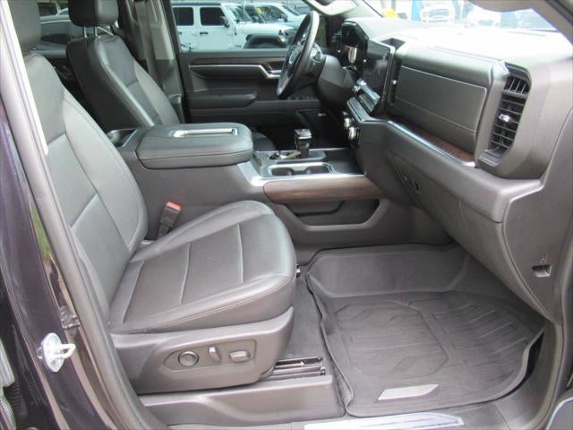 2022 GMC Sierra 1500 4WD Crew Cab Short Box SLT