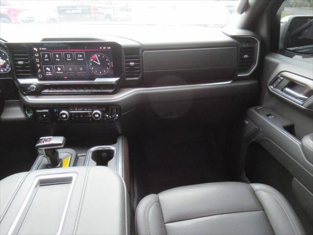 2022 GMC Sierra 1500 4WD Crew Cab Short Box SLT