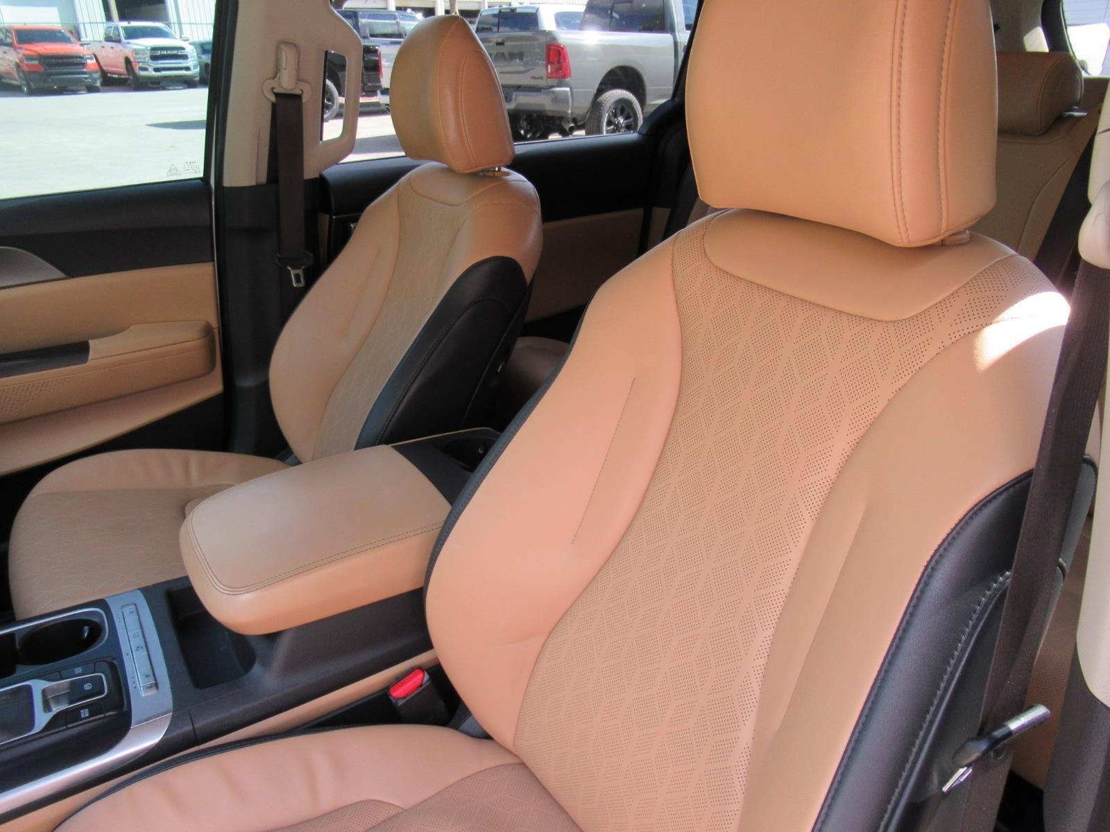 2024 Kia Carnival LX Seat Package