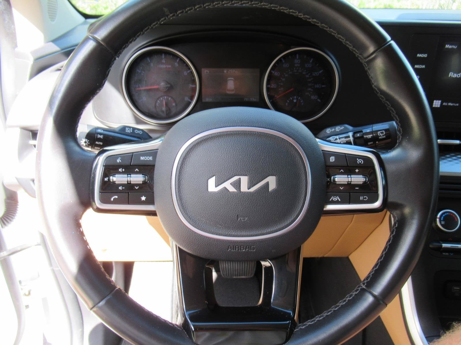 2024 Kia Carnival LX Seat Package