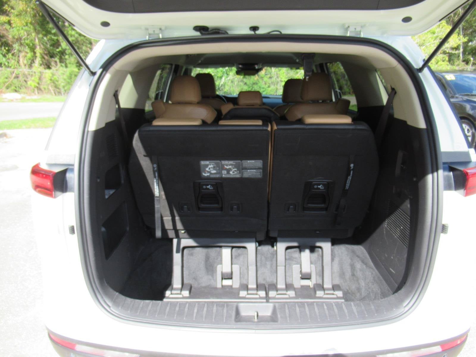 2024 Kia Carnival LX Seat Package