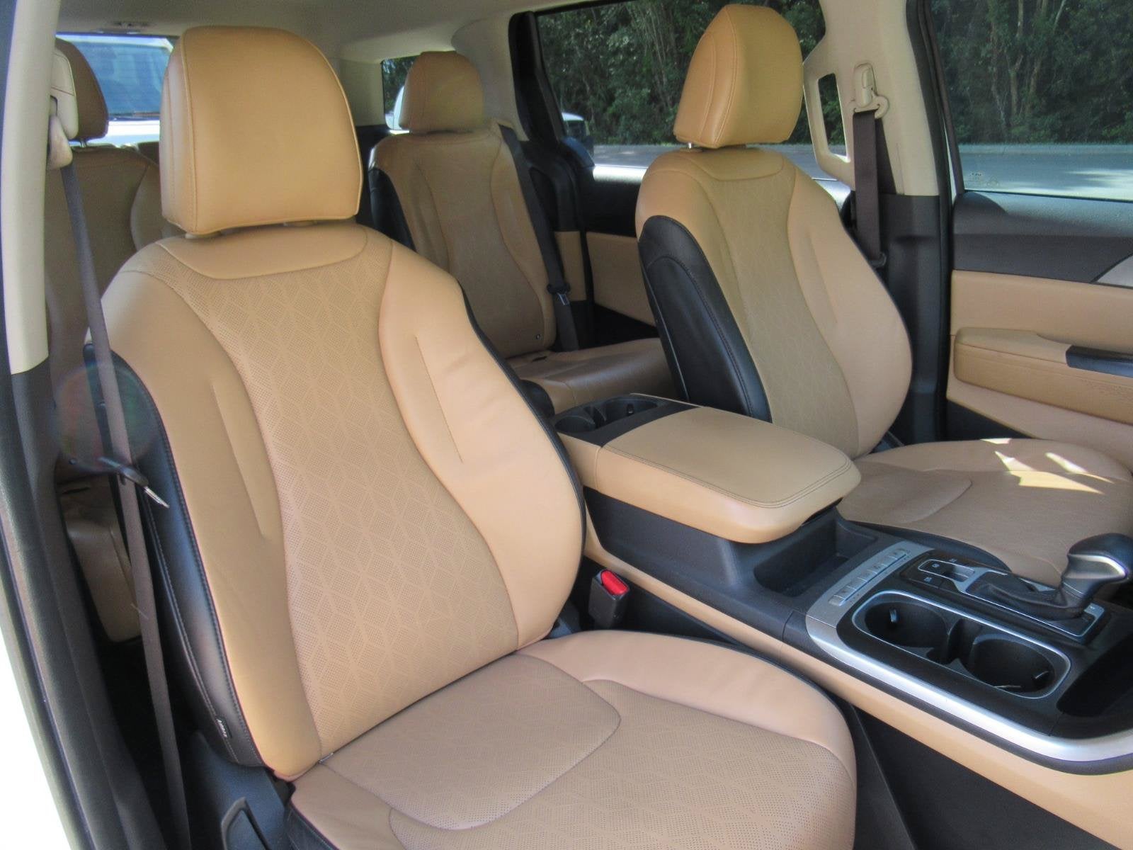 2024 Kia Carnival LX Seat Package