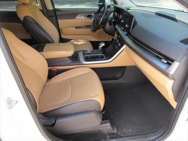 2024 Kia Carnival LX Seat Package