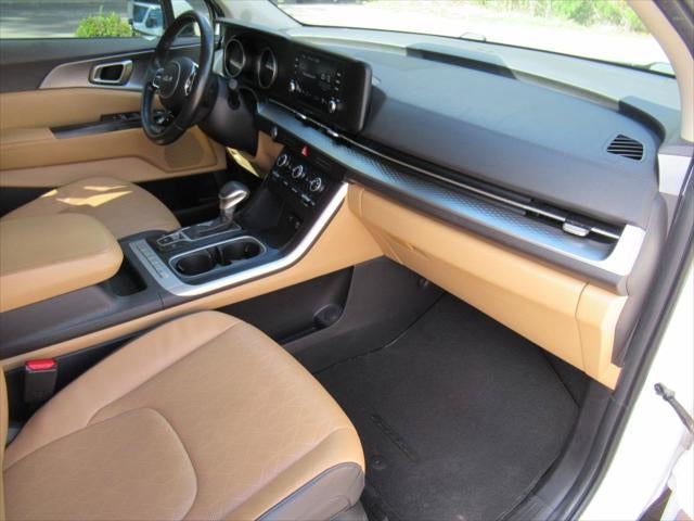 2024 Kia Carnival LX Seat Package