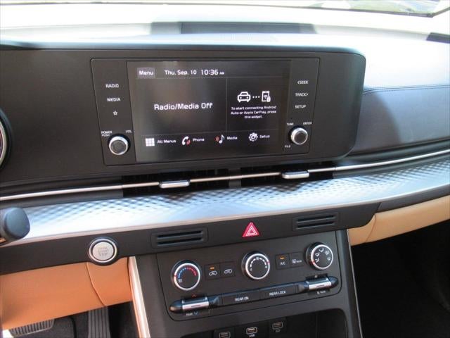 2024 Kia Carnival LX Seat Package