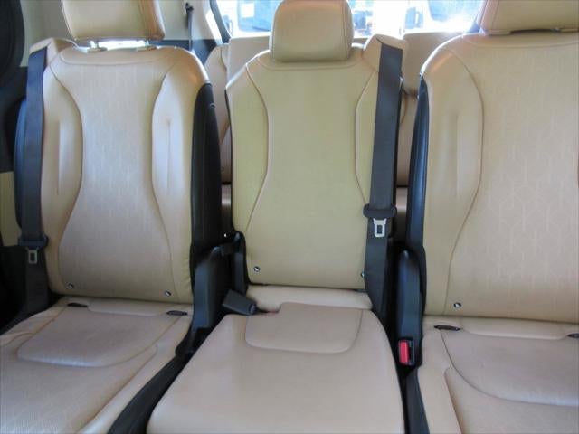 2024 Kia Carnival LX Seat Package