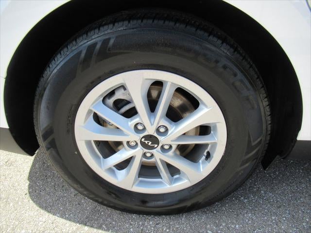 2024 Kia Carnival LX Seat Package