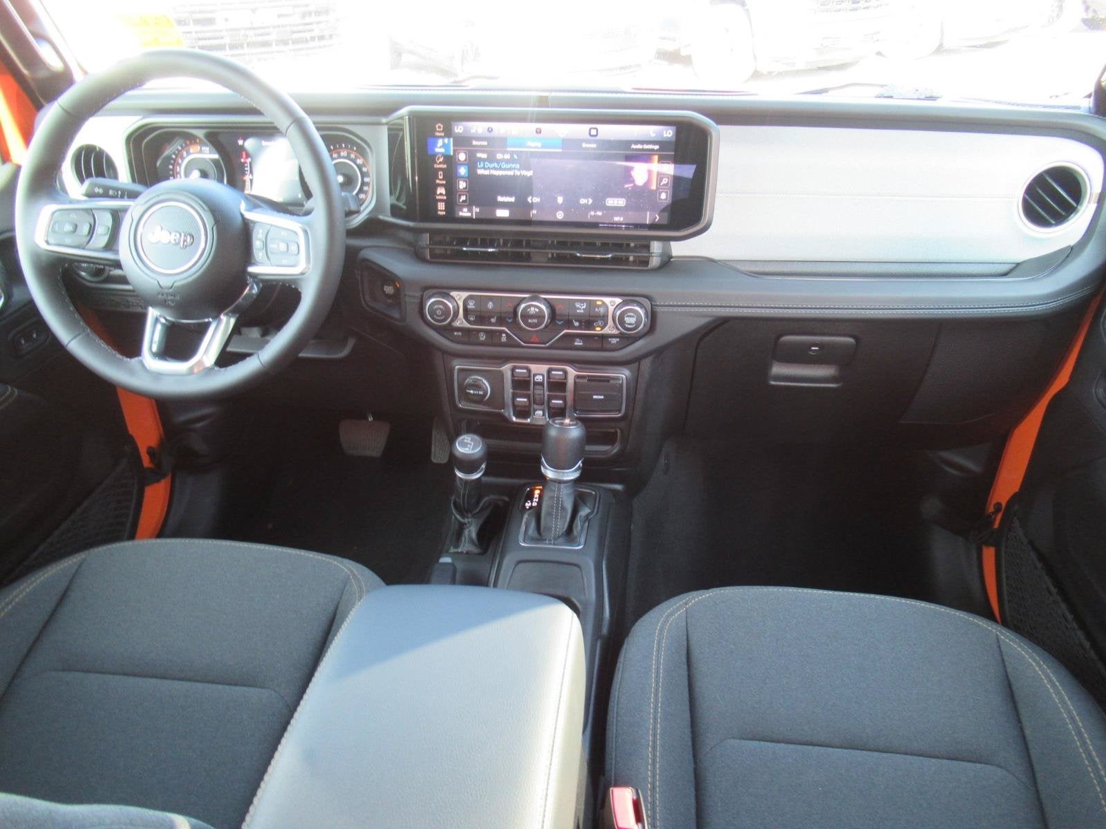 2025 Jeep Wrangler 4-Door Sahara 4x4