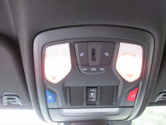 2022 RAM 1500 Big Horn Crew Cab 4x2 5'7' Box