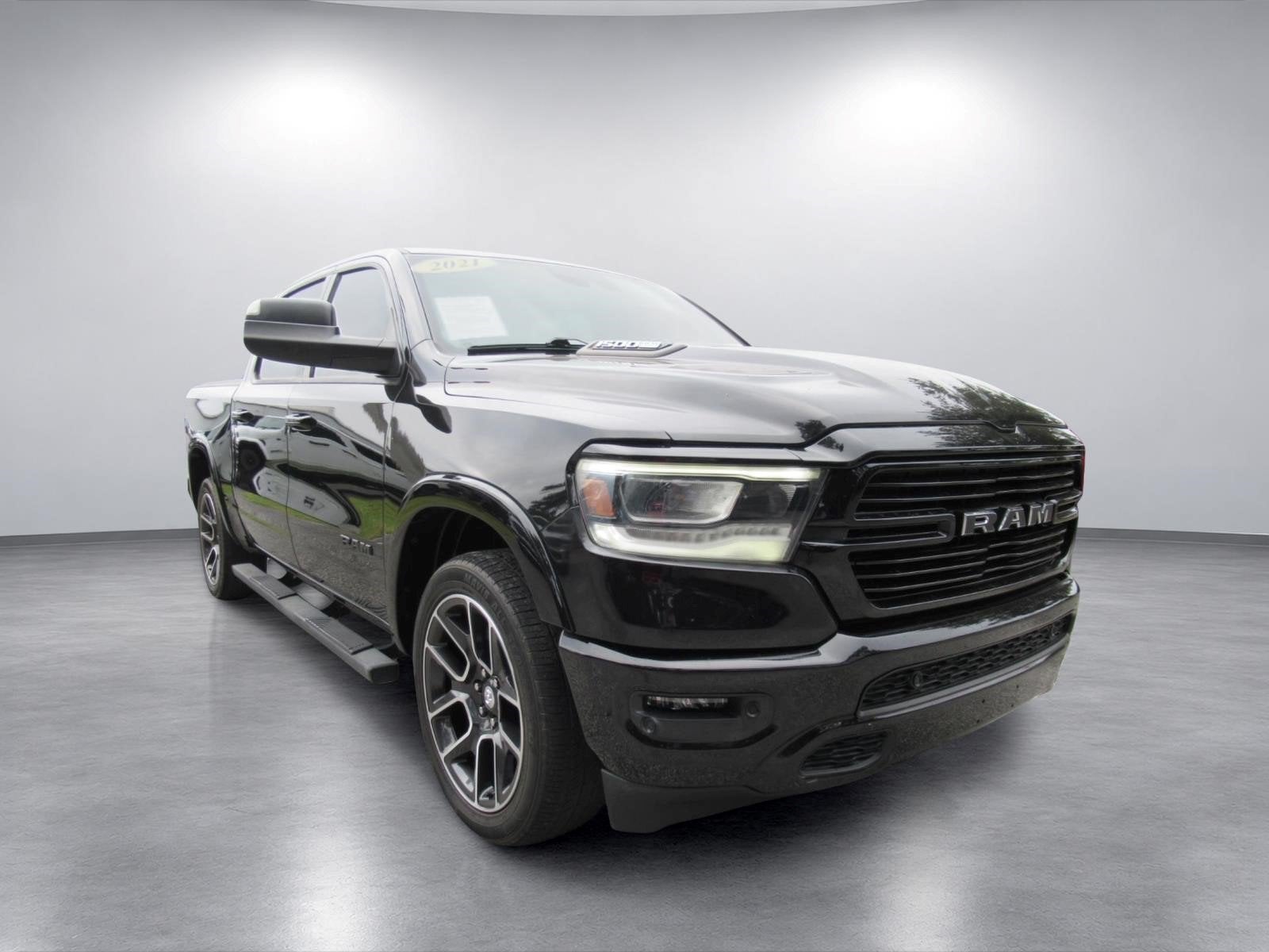 2021 RAM 1500 Laramie Crew Cab 4x4 5'7' Box