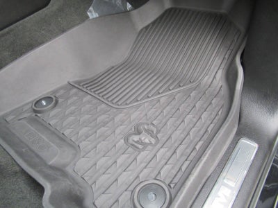 2021 RAM 1500 Laramie Crew Cab 4x4 5'7' Box