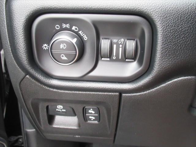 2021 RAM 1500 Laramie Crew Cab 4x4 5'7' Box