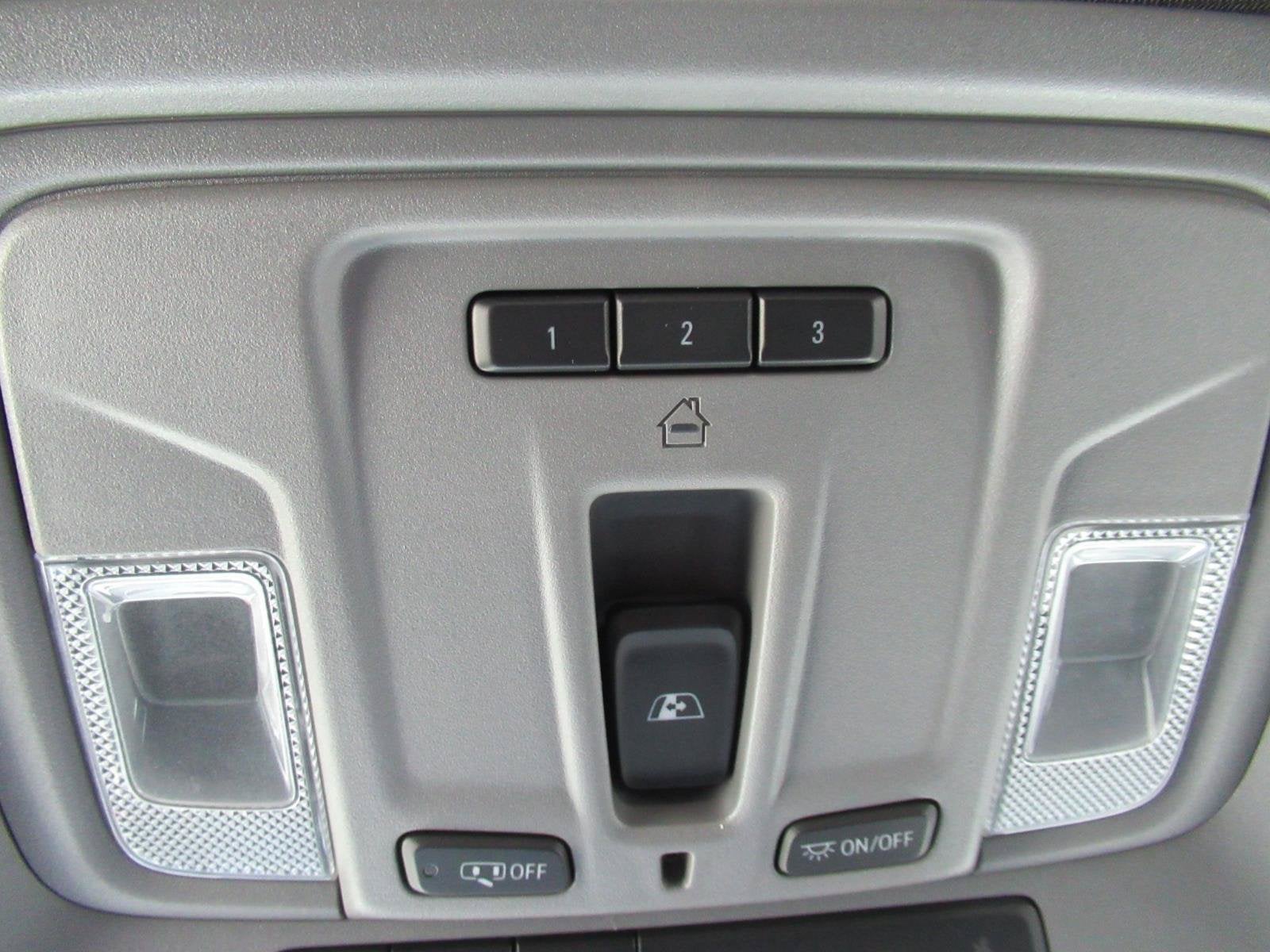 2021 Chevrolet Silverado 1500 4WD Crew Cab Short Bed LTZ