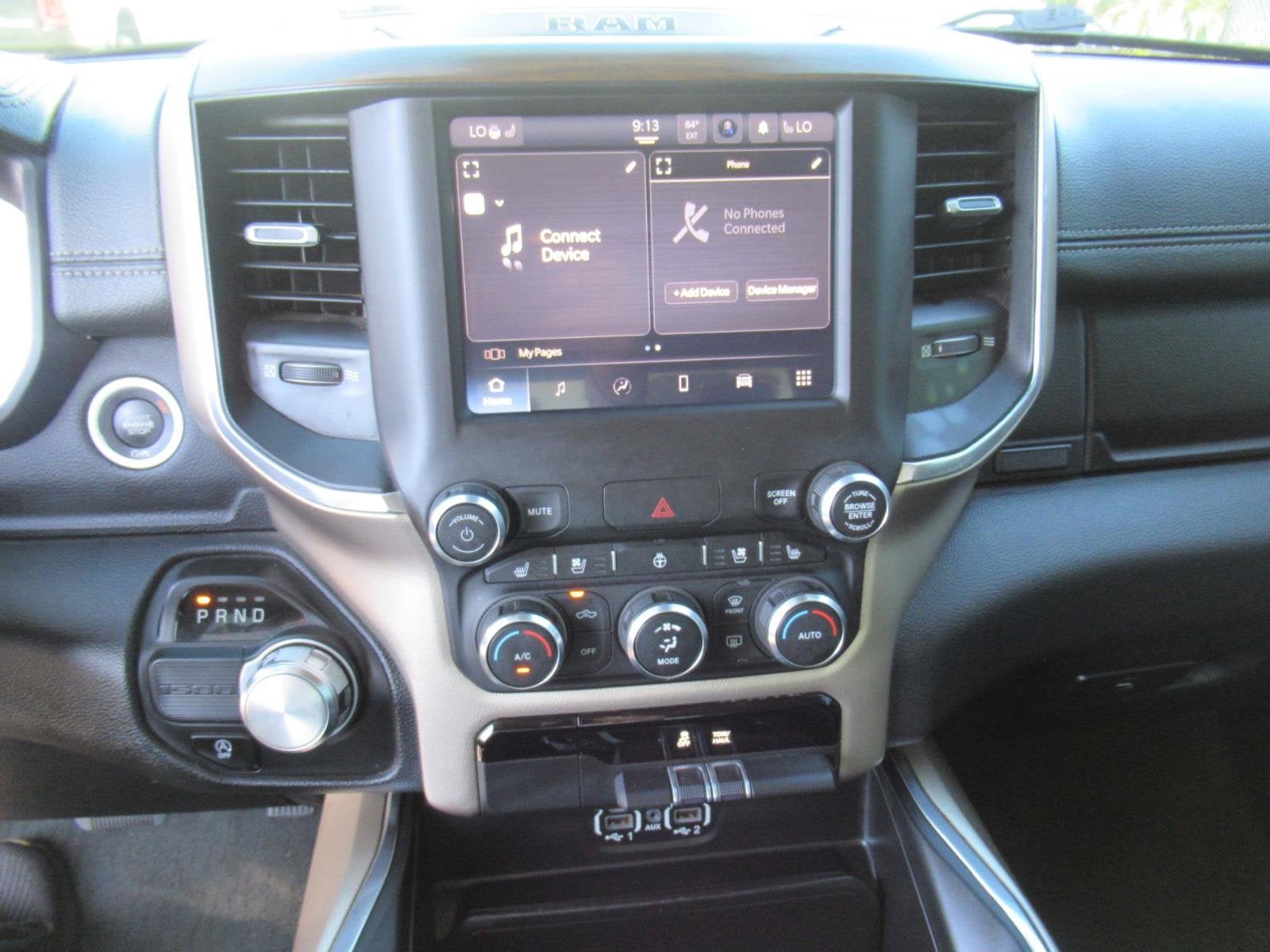 2022 RAM 1500 Laramie Crew Cab 4x2 5'7' Box