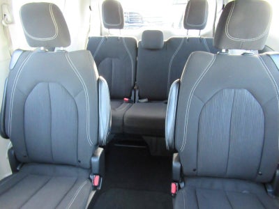 2024 Chrysler Voyager LX