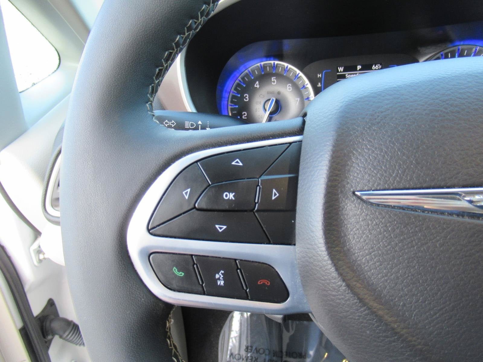 2024 Chrysler Voyager LX