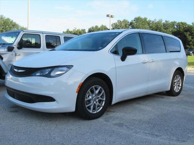 2024 Chrysler Voyager LX