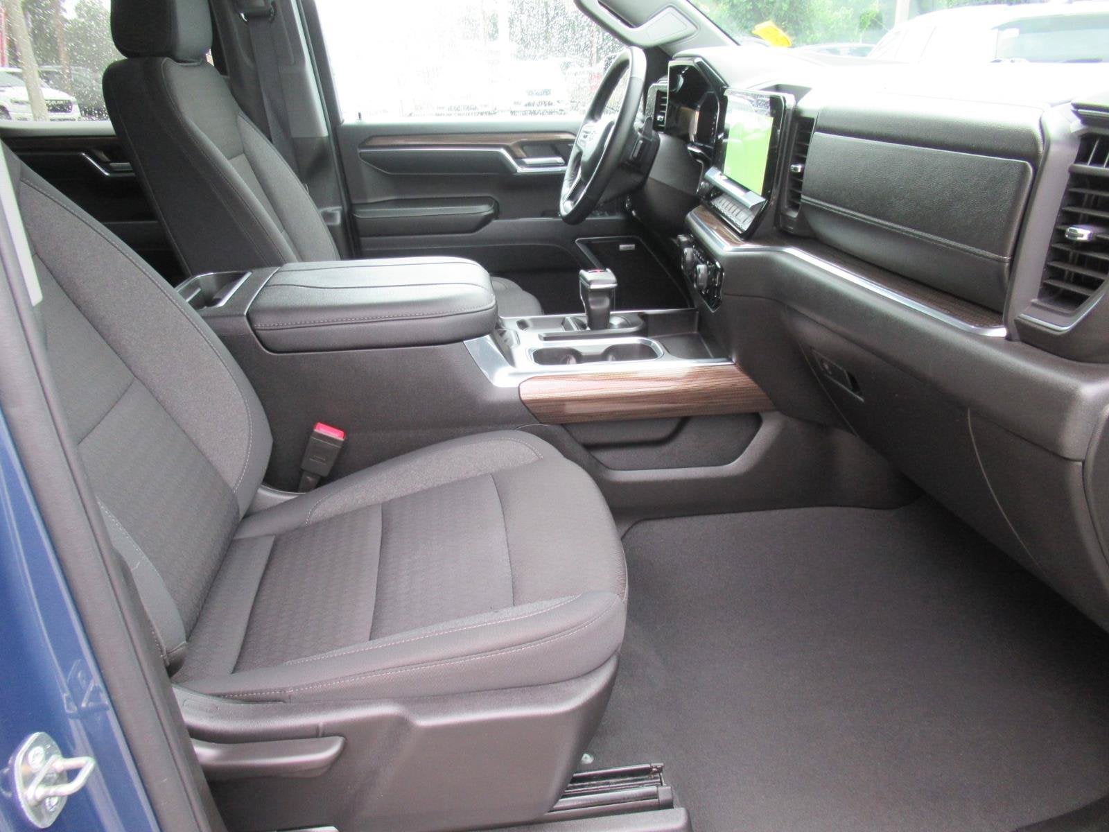 2024 Chevrolet Silverado 1500 4WD Crew Cab Short Bed RST