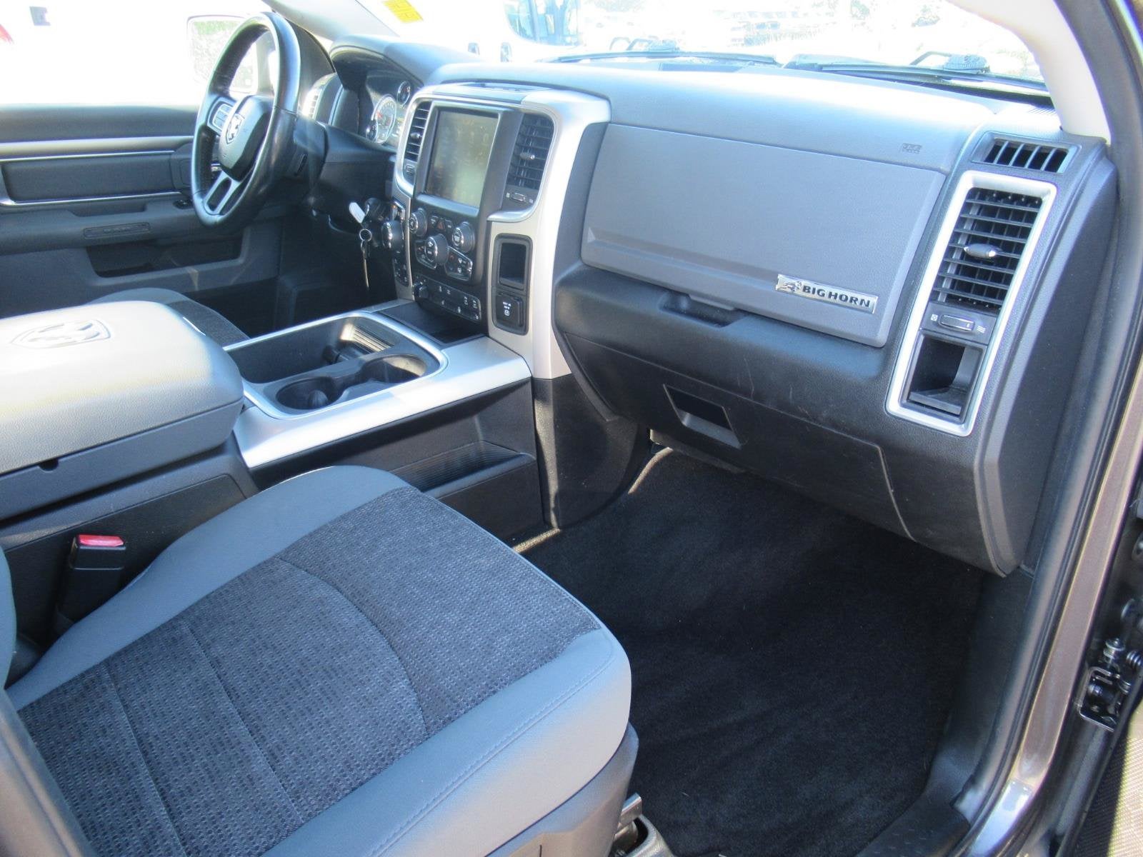 2017 RAM 1500 Big Horn Crew Cab 4x4 5'7' Box