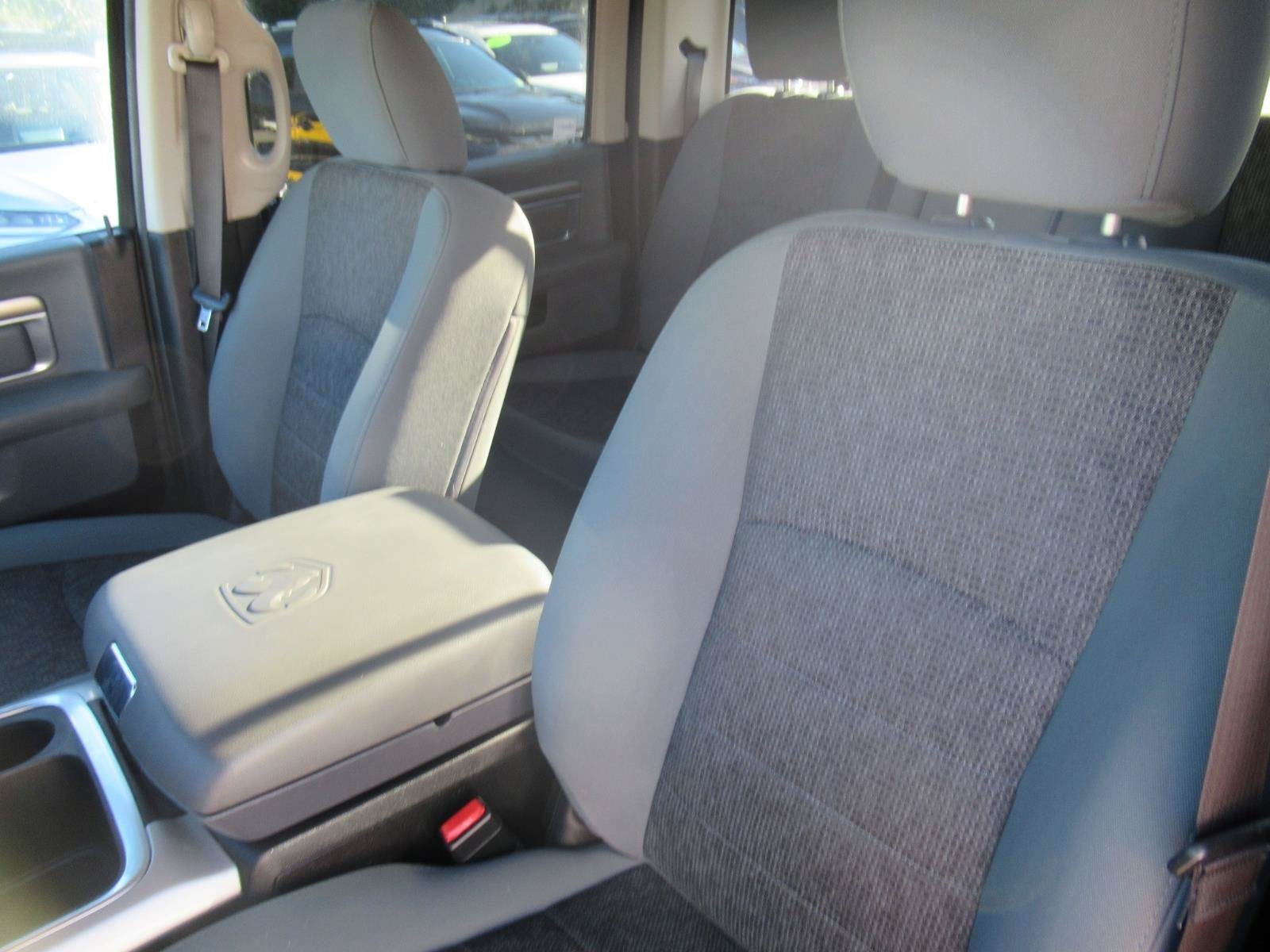 2017 RAM 1500 Big Horn Crew Cab 4x4 5'7' Box