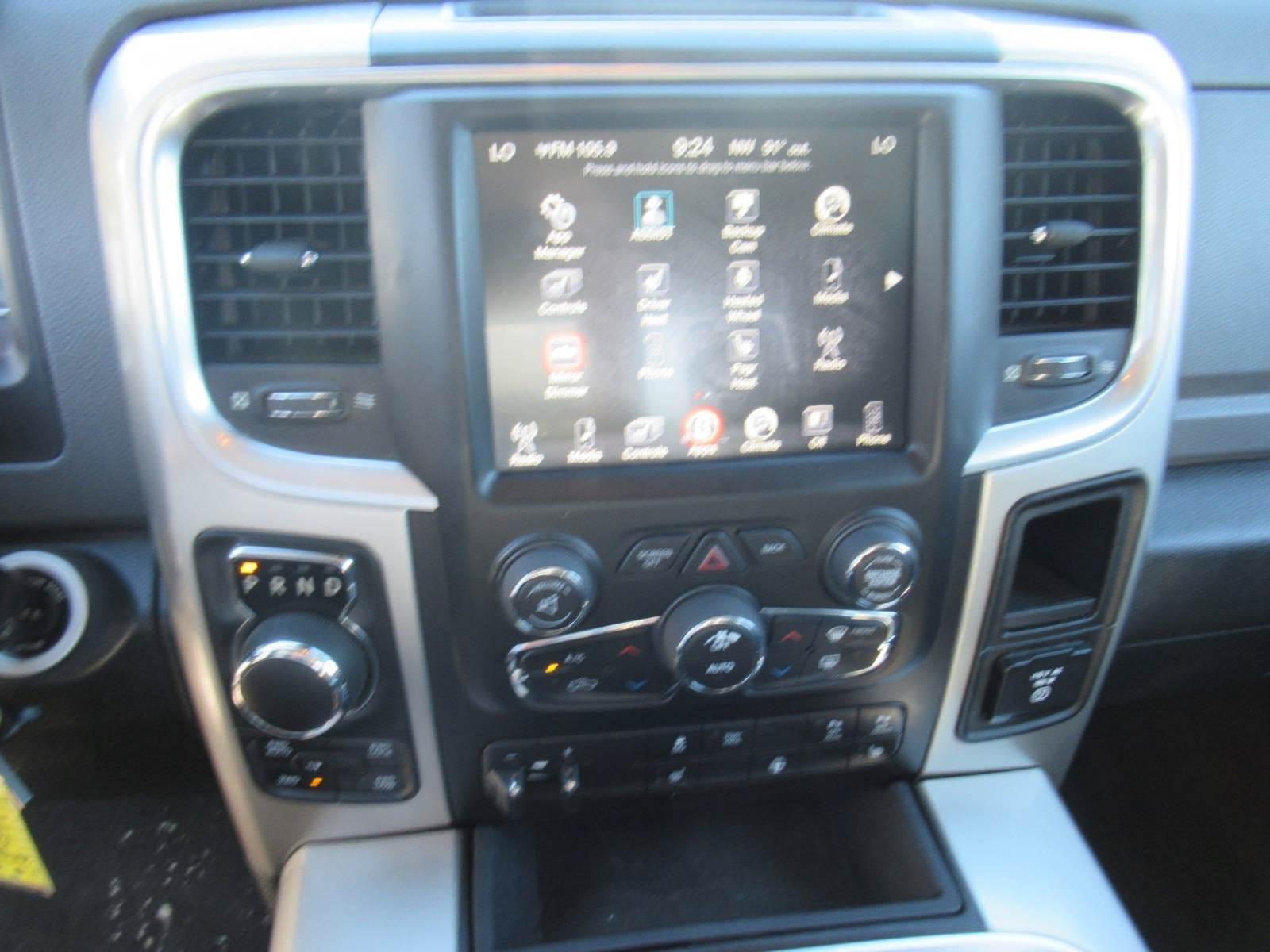 2017 RAM 1500 Big Horn Crew Cab 4x4 5'7' Box